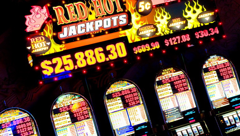 دليل ألعاب ماكينات القمار المجانية على الإنترنت 2025